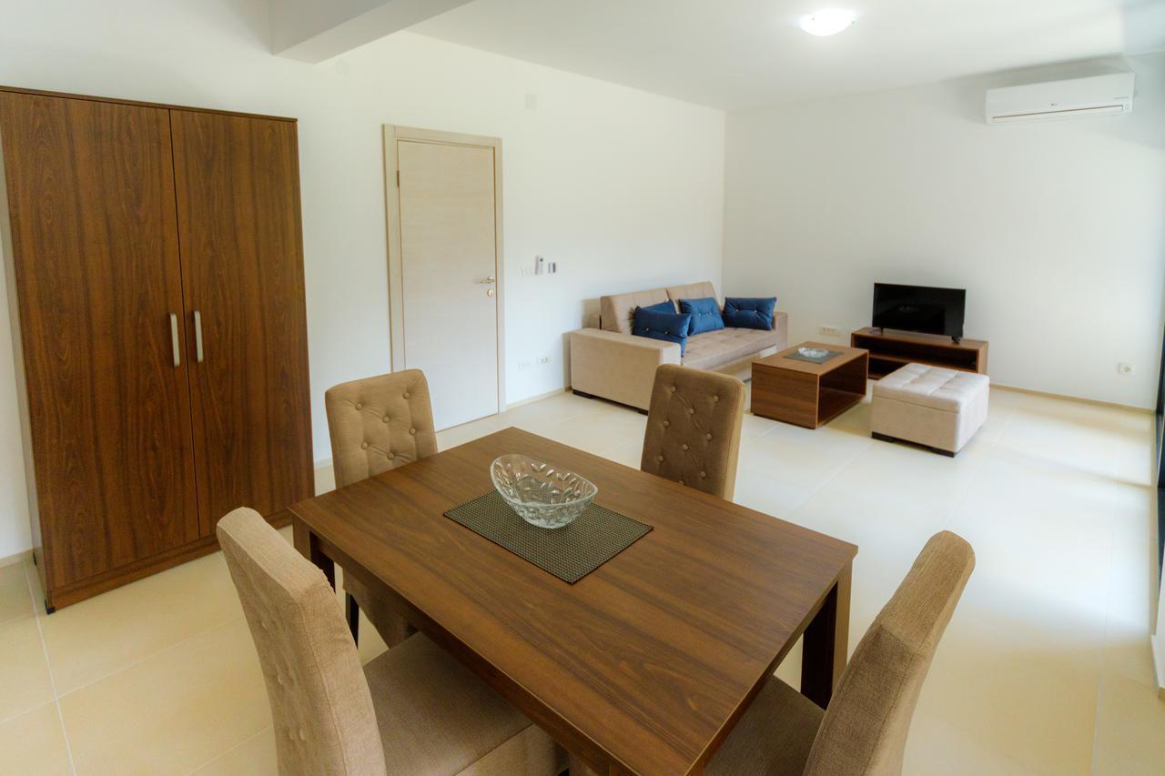 N Apartments Сутоморе Екстериор снимка